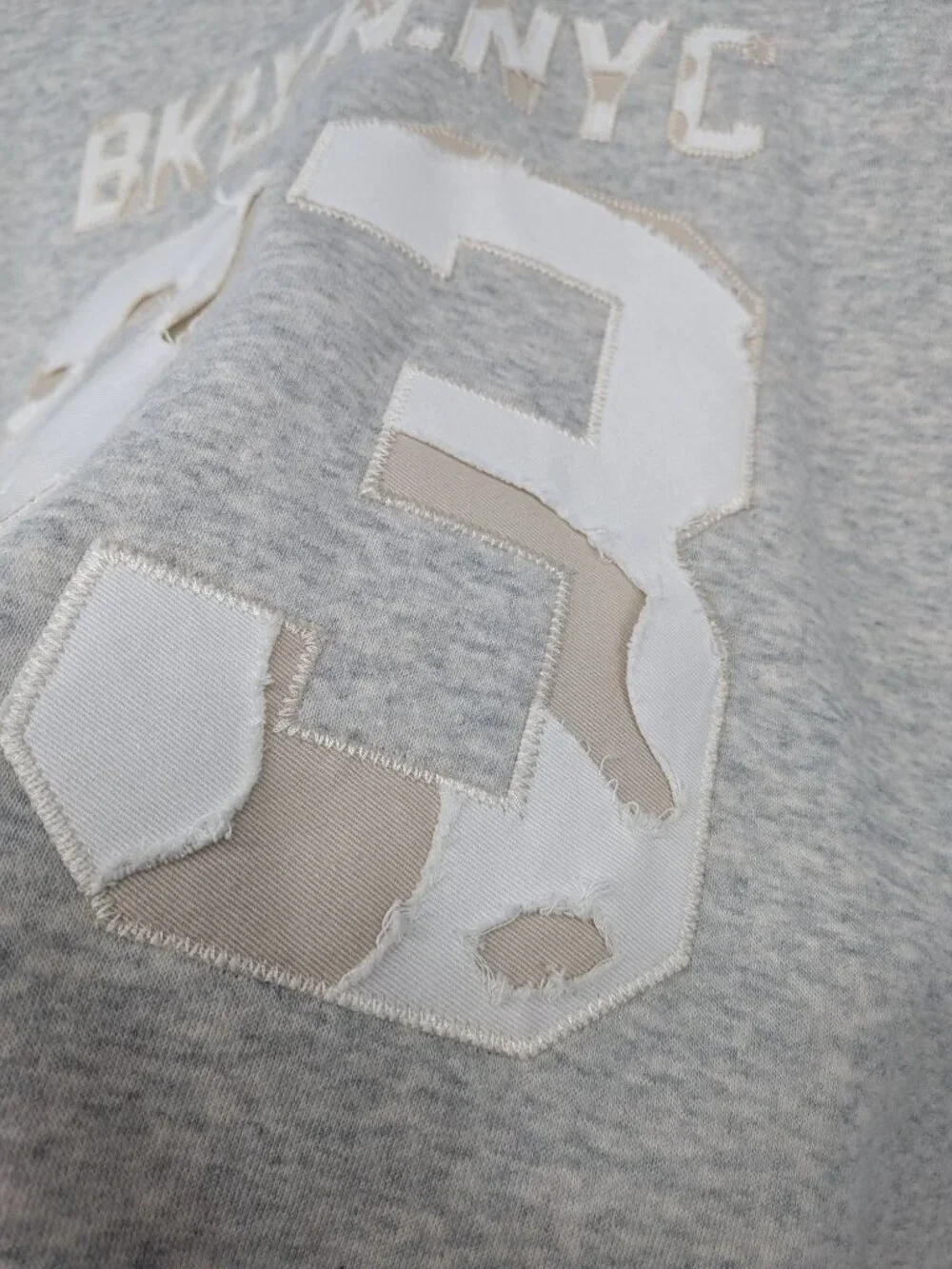 BKLYN NYC 93 Crewneck Sweatshirt‎ Varsity Streetwear Distressed Pullover Medium